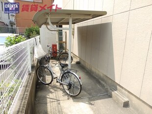 津駅 徒歩8分 1階の物件外観写真